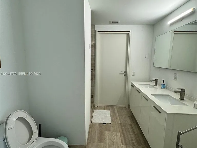 1300 Brickell Bay Dr #901 — Photo 6
