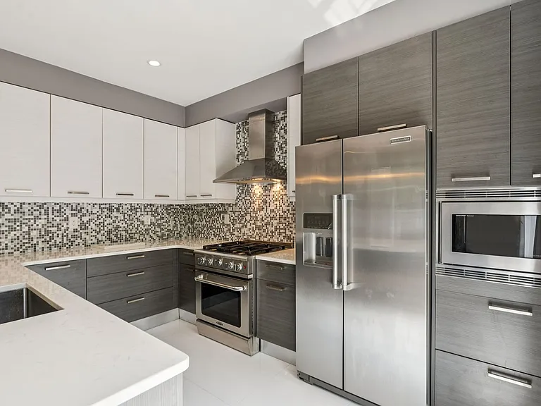 3521 Reserve Dr — Photo 8