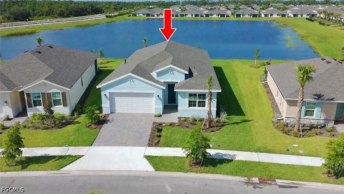 3 bed, 2.5 bath, 2221 sqft, $3,400 — Photo 1
