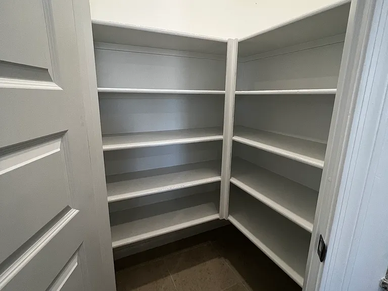 Kitchen pantry