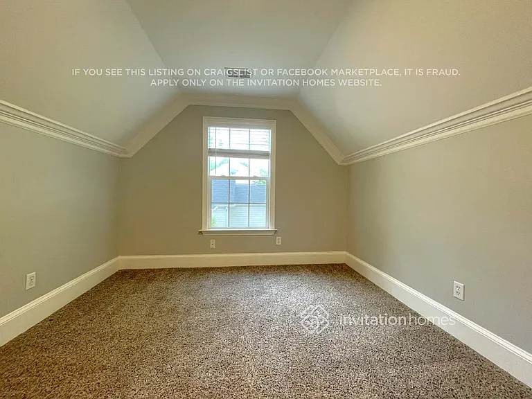 4702 Sedgelane Dr — Photo 8