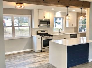 511 Del Rio Dr, Chanhassen, MN 55317