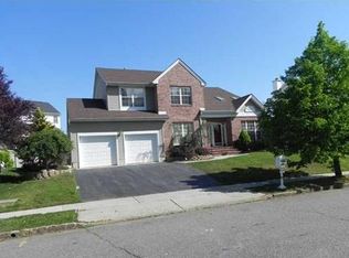 33 Overhill Dr, Old Bridge, NJ 08857