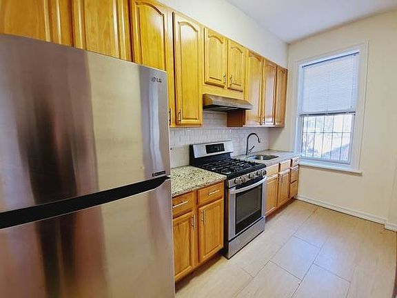 5th image of 141 Huntington St #2F