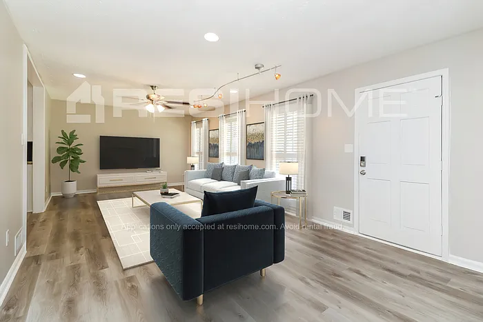 3 bed, 2.0 bath, 1651 sqft, $1,995 — Photo 4
