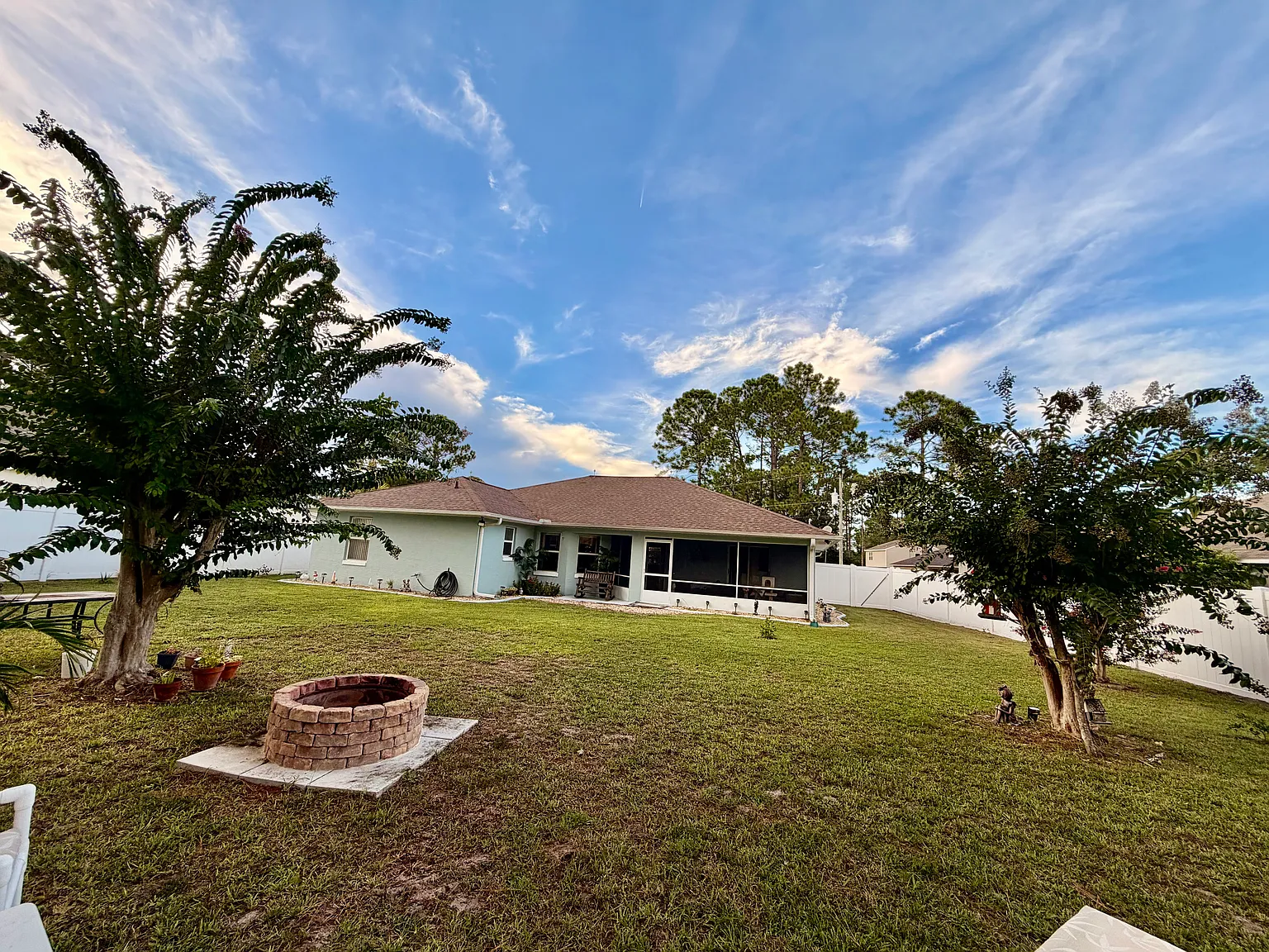3 bed, 1737 sqft, $2,300 — Photo 2