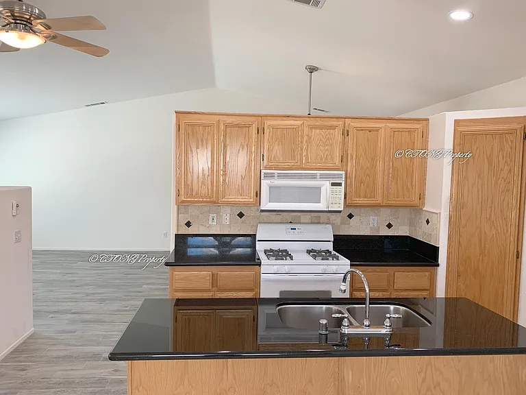 12399 Rimrock Ln — Photo 7