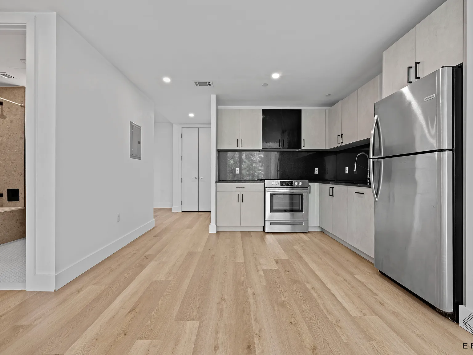 2045 Ocean Avenue — Photo 3