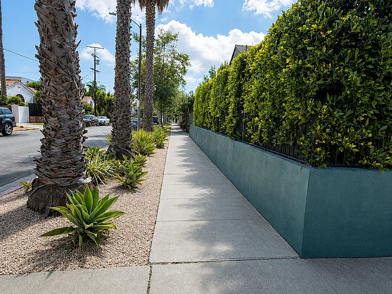 N Stanley Ave — Photo 24