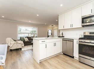 10624 40th St NW, Edmonton, AB T6A 1T2