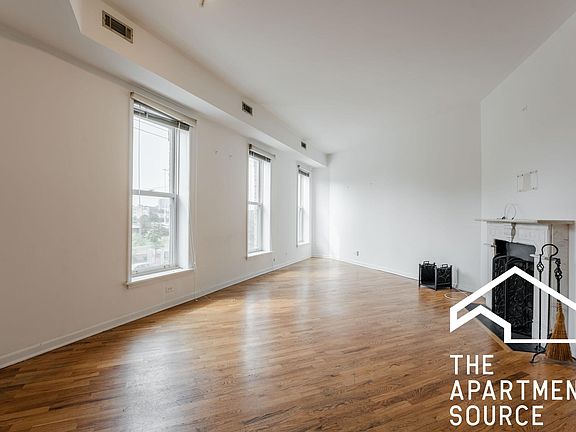 3rd image of 662 N Milwaukee Ave #2F