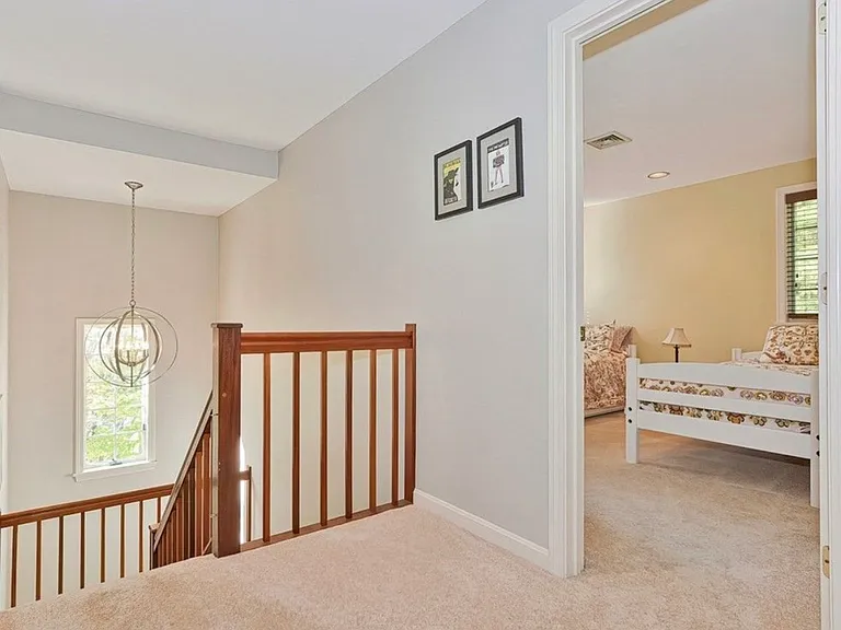 601 Browning Ln — Photo 28