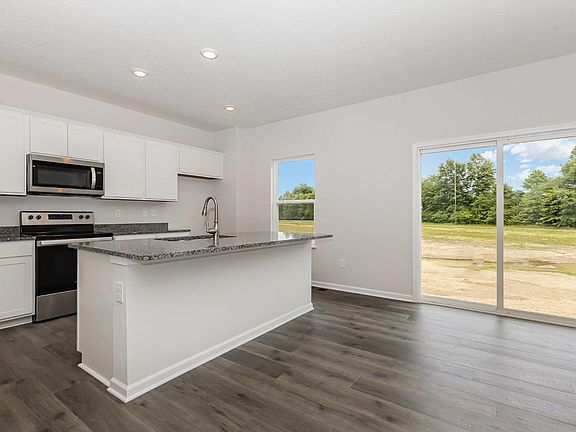 3rd image of 1746 Parkfield Way