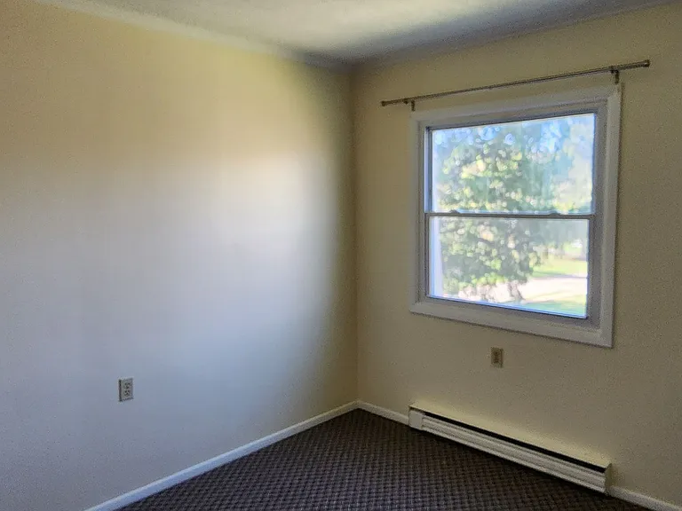 39 Medbury Ave — Photo 13