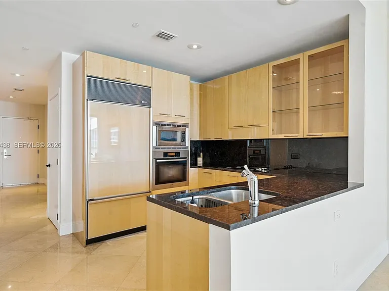 6799 Collins Ave #401 — Photo 14