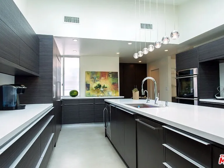 5470 Katherine Ave — Photo 7