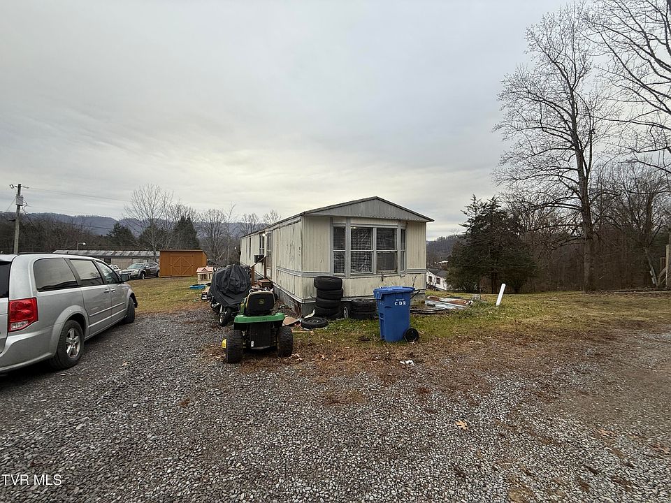 2nd image of 156 Saturn Dr