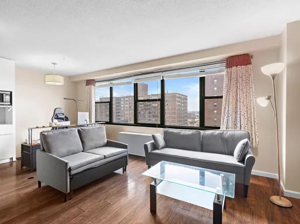 201 Saint Pauls Avenue image 3 of 22