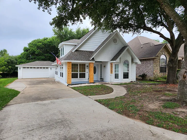 6922 Gentle Breeze Dr — Photo 1