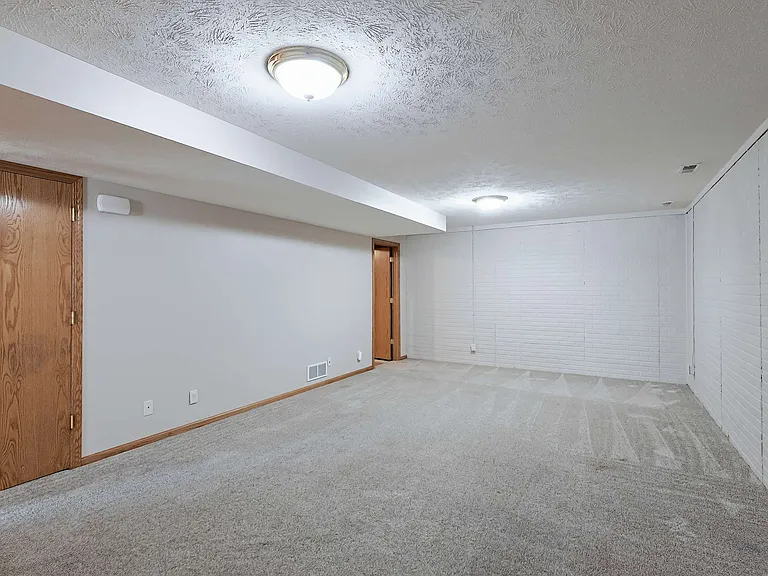 8624 Delphinium Ln — Photo 40