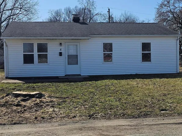 5 Hanover Ln, Cahokia, IL 62206