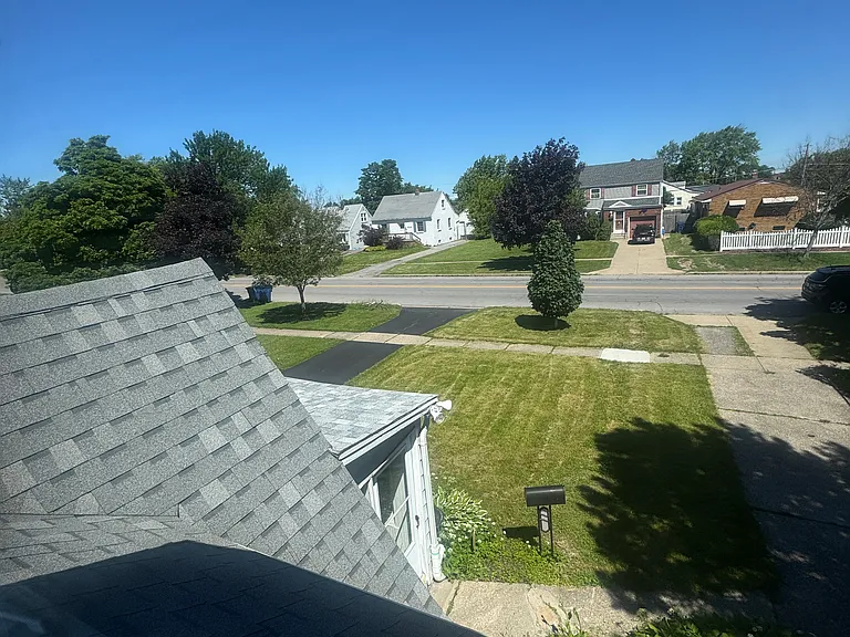 557 Emerson Dr — Photo 23