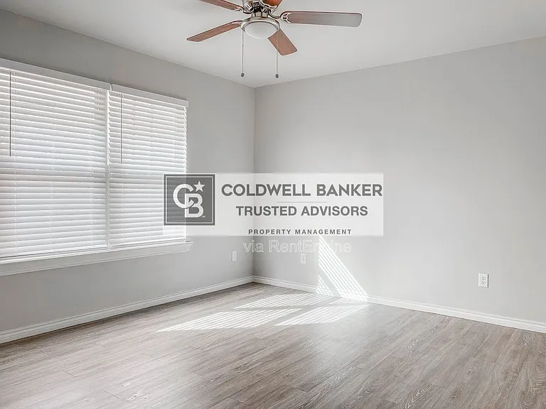 2406 Fir Ave — Photo 11