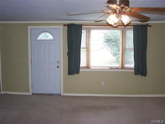 3rd image of 112 Hudson Ave