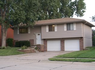 8821 Bayberry Rd, La Vista, NE 68128