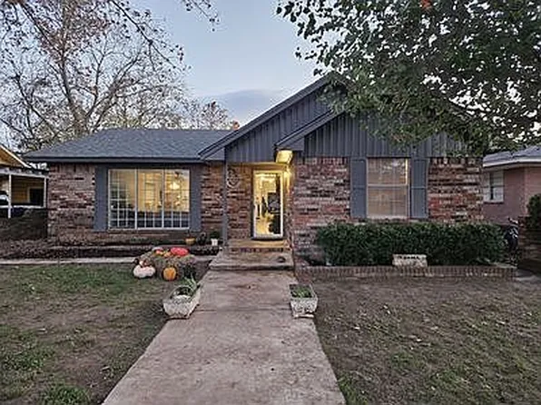306 E 22nd St, Tishomingo, OK 73460