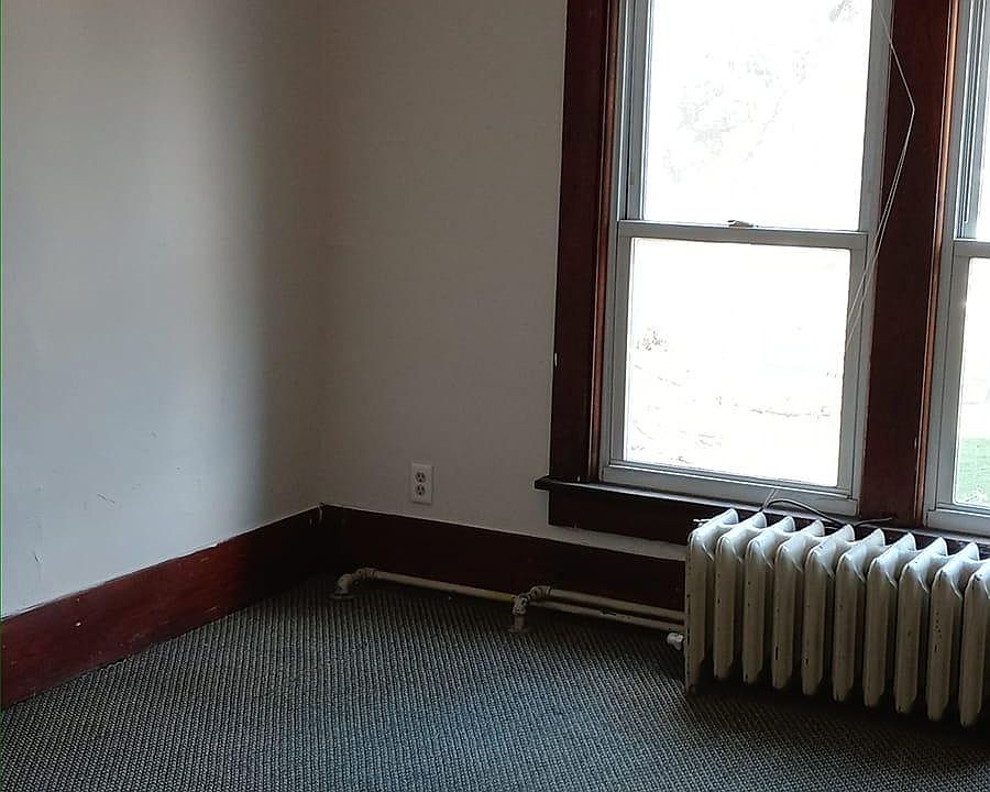 2nd image of 319 W Adams St #3N