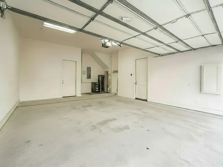 1004 California St #203 — Photo 31