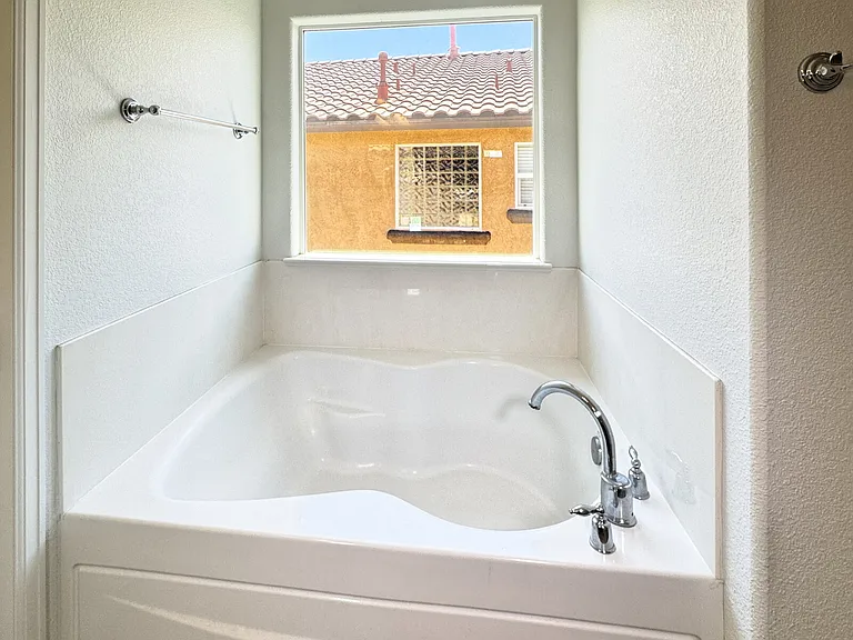 426 Paseo Roja Pl NE — Photo 15