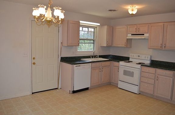 4th image of 112 Cade Dr