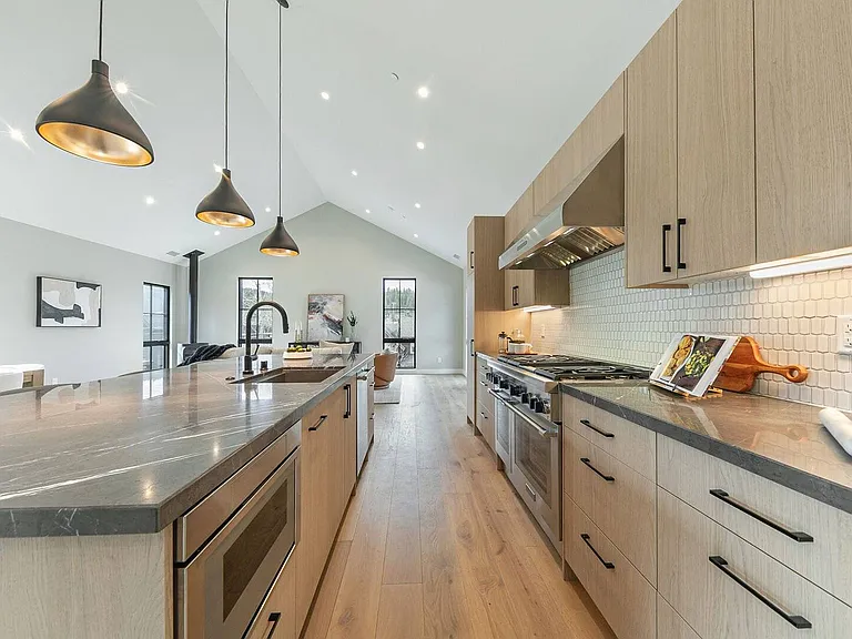 10085 SE River St — Photo 15