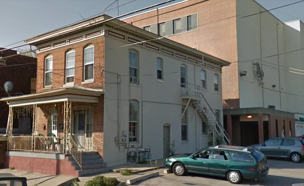 404 W Stephenson, 8 N Cherry — Photo 1