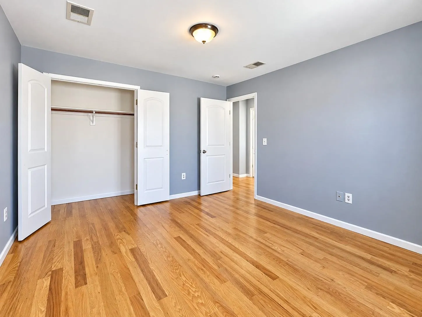 2 bed, 1.0 bath, $2,400 — Photo 3