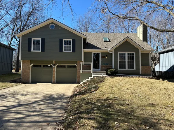 8320 Tomashaw St, Lenexa, KS 66219