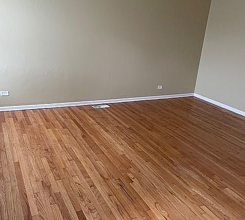 4th image of 314 W Division St #D