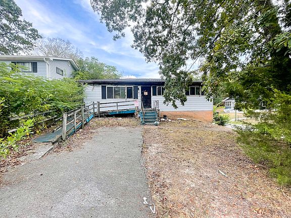 2nd image of 900 Rockway Dr