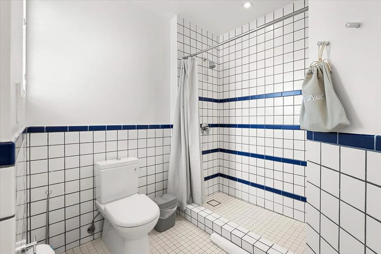 1 bed, 1.0 bath, $4,350 — Photo 2