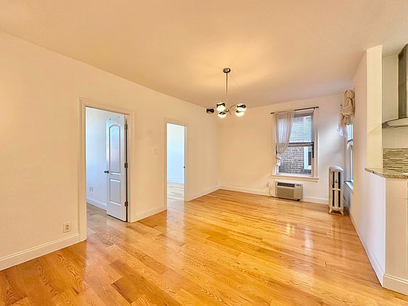 3rd image of 37-14 Astoria Blvd S #3F