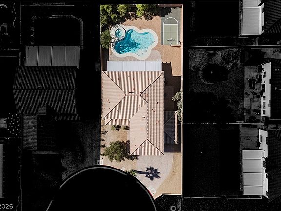 4th image of 305 Petrus Ct