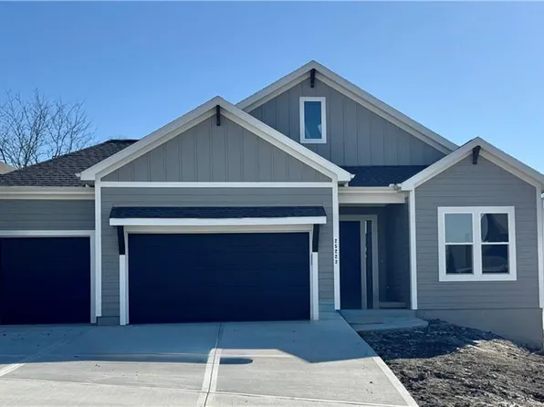 25223 W 142nd Ter, Olathe, KS 66061