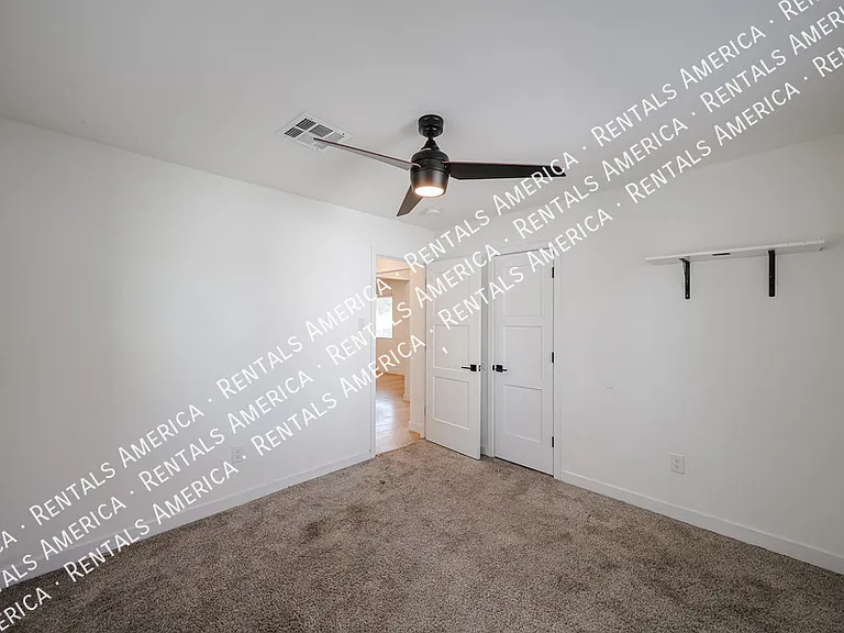 1909 E Indianola Ave — Photo 37