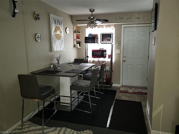 3rd image of 4678 Country Ln APT 7