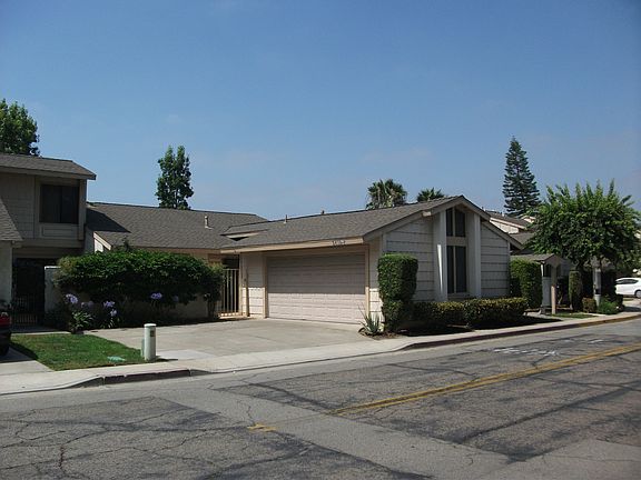 2nd image of 2618 N Tustin Ave #36