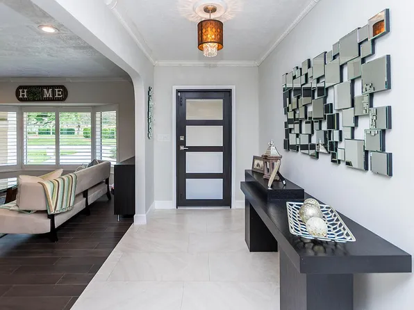 1910 N Hiatus Rd, Pembroke Pines, FL 33026