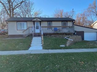 4512 59th St, Urbandale, IA 50322