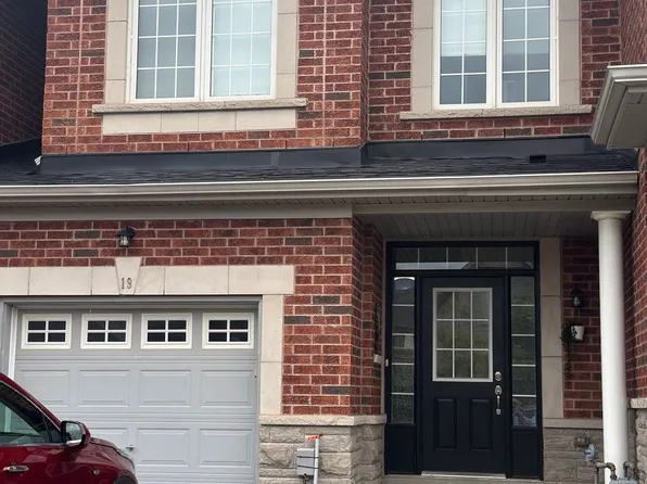 19 Napanee St, Richmond Hill, ON L4E 0X3